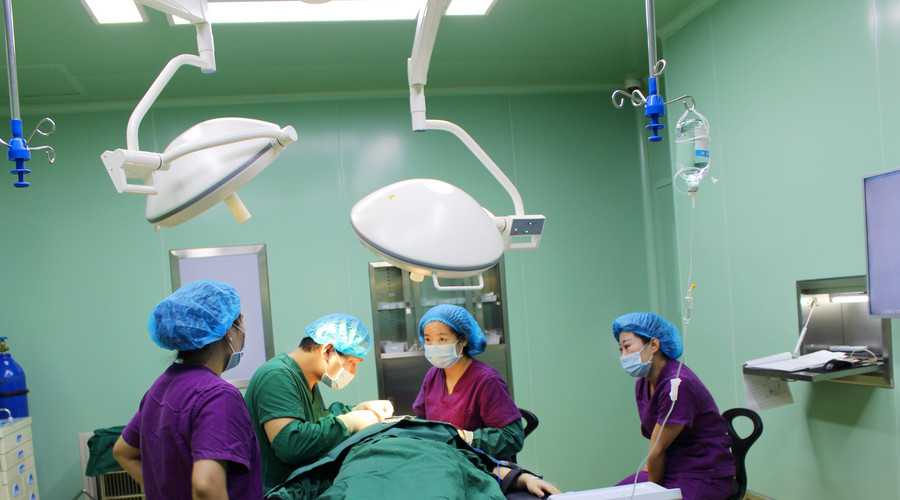 医院手术无影灯操作流程和特点是怎样的？